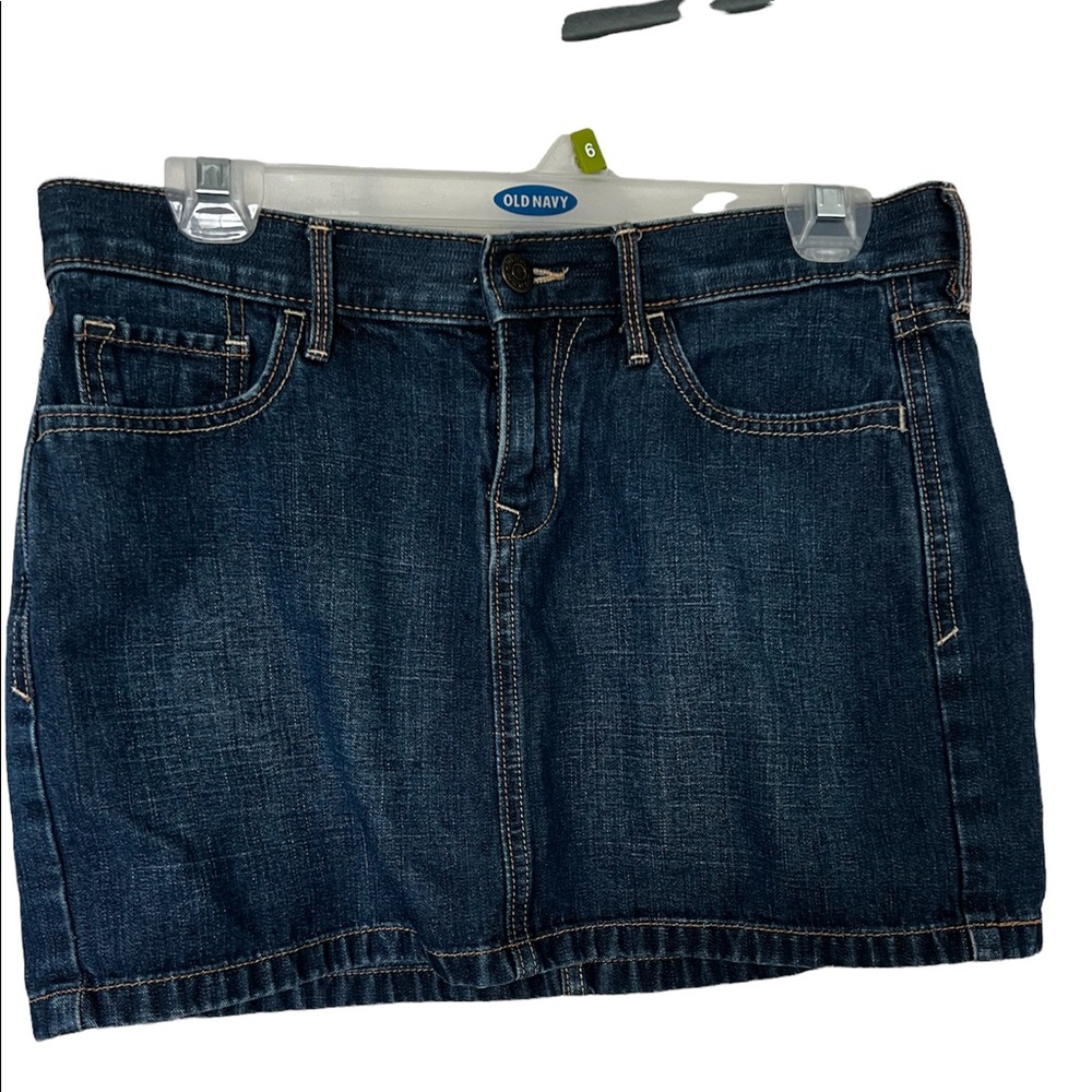 Old Navy Denim Mini-Skirt. In excellent condition!  Dark wash.